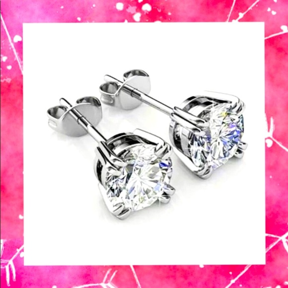 Jewelry - Elegant.925 Silver Round Cut Diamond CZ Stud  Earrings!